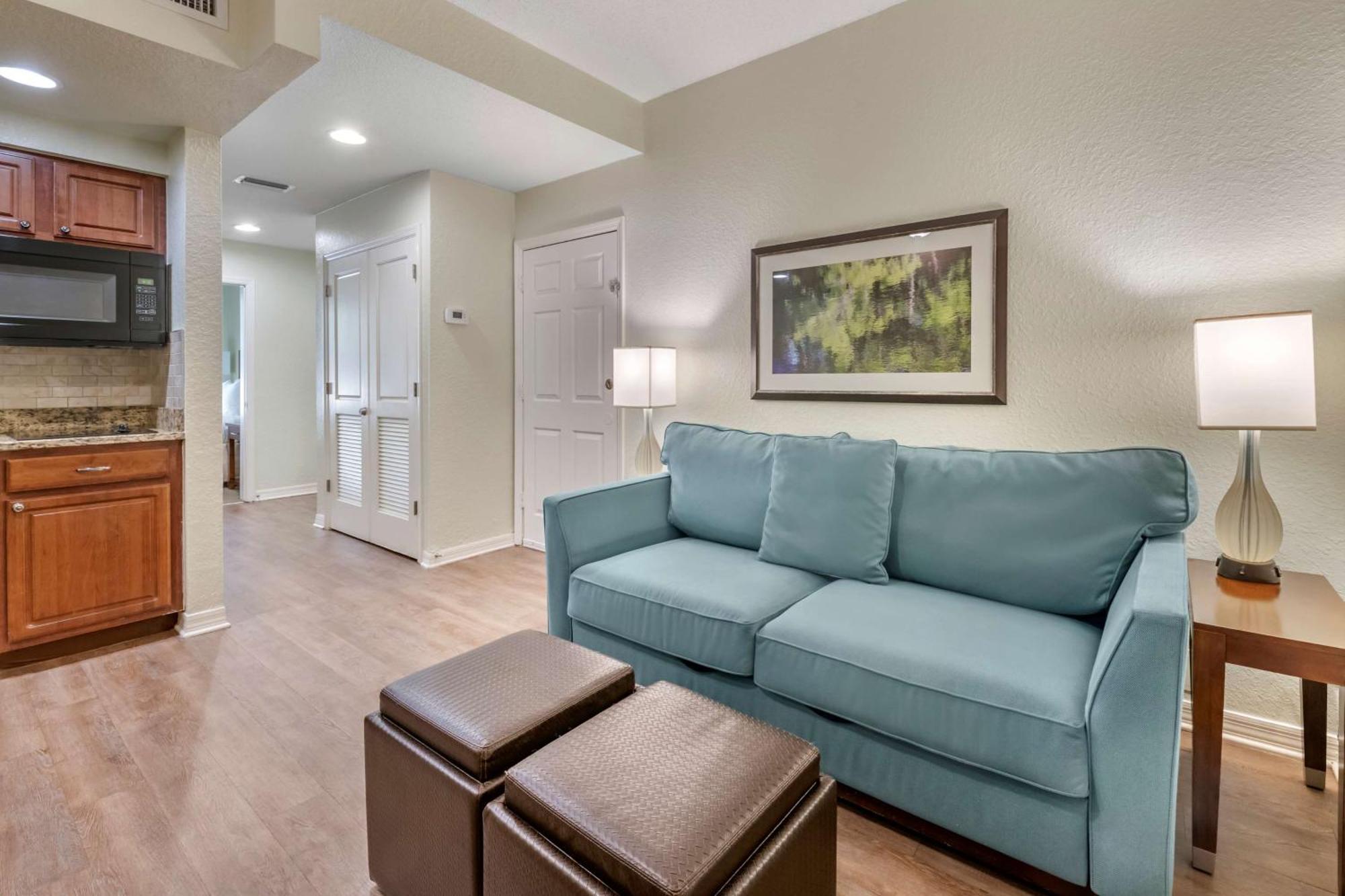 One-Bedroom Queen Suite