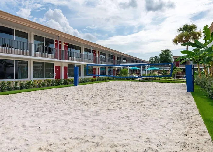 Hotel romântico: Ramada By Wyndham Kissimmee Gateway - Free Theme Park Shuttle